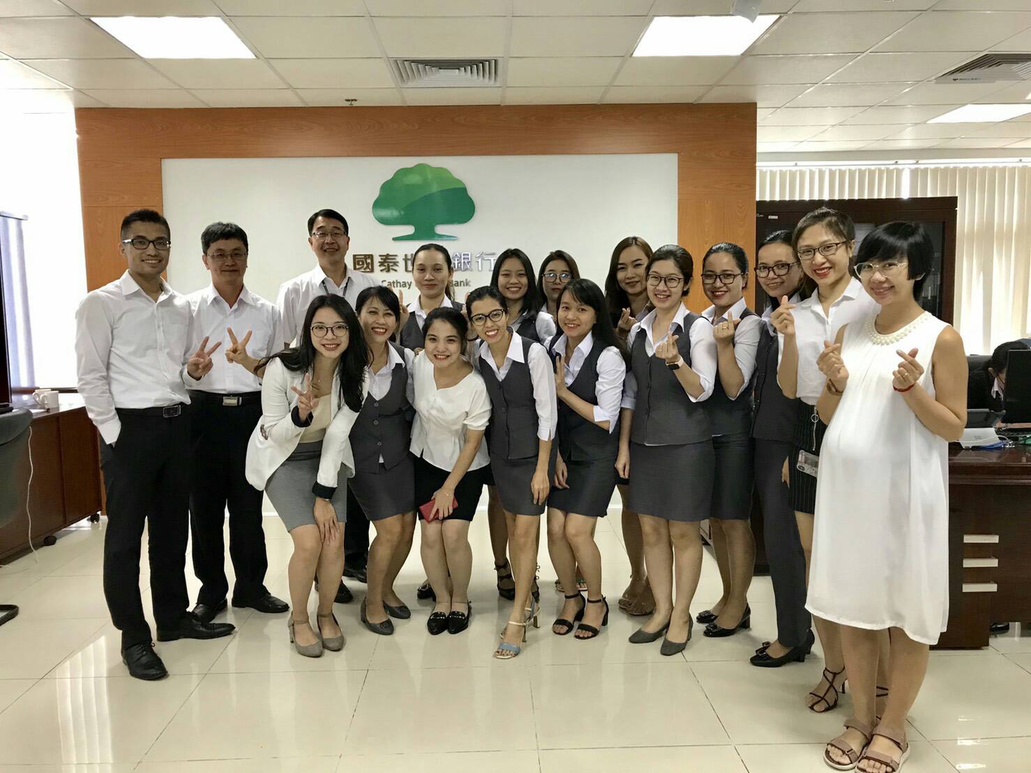 Cathay United Bank tuyển dụng - Tìm việc mới nhất, lương thưởng hấp dẫn.