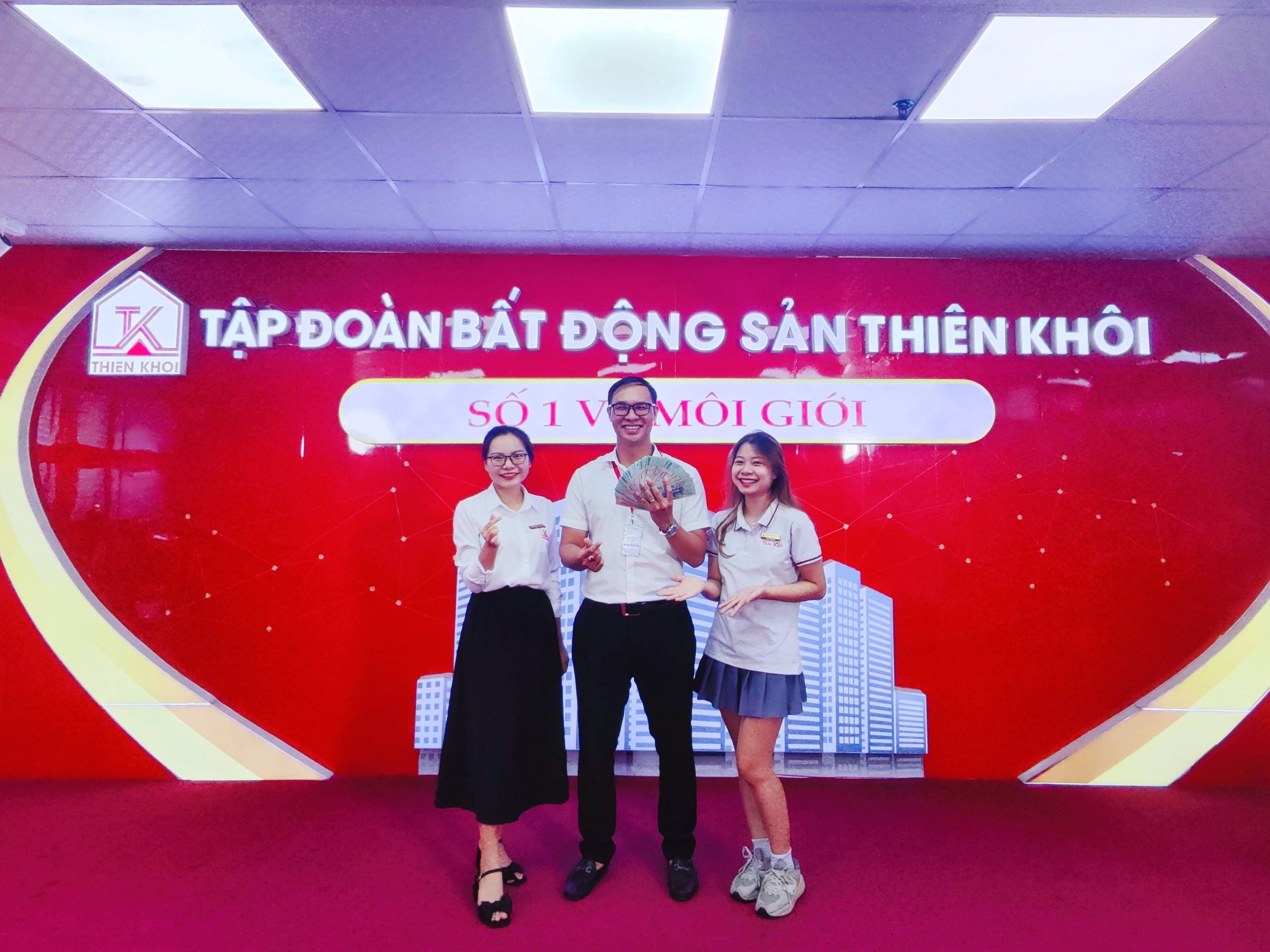 Tập Đoàn Bất Động Sản Thiên Khôi tuyển dụng - Tìm việc mới nhất, lương thưởng hấp dẫn.